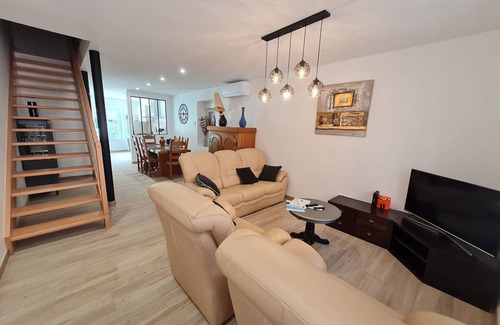 Raon-l'Etape Cottage | Spacious Gite Raon-l'Étape with Spa & Family Amenities