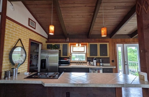 Braden River Cabin | Riverside Lodge Retreat: Family-Friendly Getaway Awaits