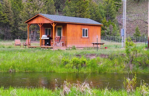 Drummond Cabin | Pet Friendly Rock Creek Cabin - Ideal for Fly Fishermen!