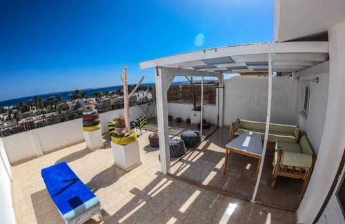 Safaga Apartment | Inviting Rooftop with Ocean View and Family-Friendly Perks