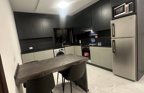 Suwailih Apartment | Charming Rooftop Retreat with Breakfast & Pet-Friendly Perks