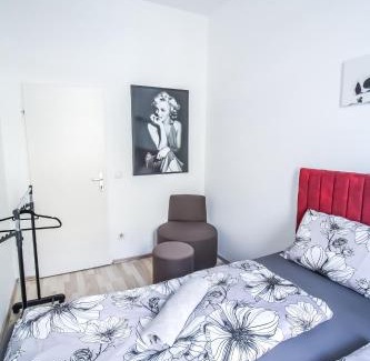 Grinzing House | Budget-Friendly Room in Floridsdorf Area for Your Stay