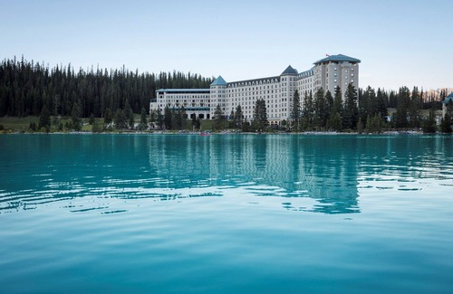 Lake Louise Apartment | Inviting Mountain Retreat with Ski Lockers & Relaxing Spa