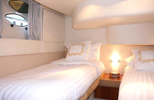 Campanha House | Inviting Studio with Lake View in Porto – Family Friendly