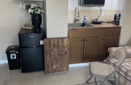 Lake Worth Apartment | Inviting Room with Pool, Spa & Patio - 10/10 Guest Rating