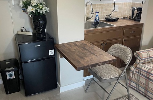 Lake Worth Apartment | Inviting Room with Pool, Spa & Patio - 10/10 Guest Rating