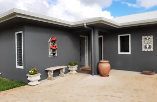 Atherton House | Comfortable Guest Room with Private Entrance & Kitchen