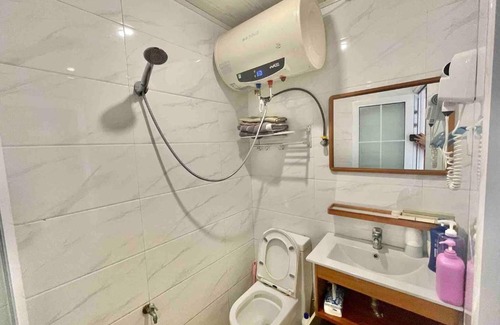 Kampung Semariang Batu House | Inviting Rooms with Hot Tub for Your Perfect Getaway