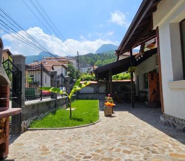 Vratsa Apartment | Charming Rooms in Vratsa with Hot Tub & Pet-Friendly Options