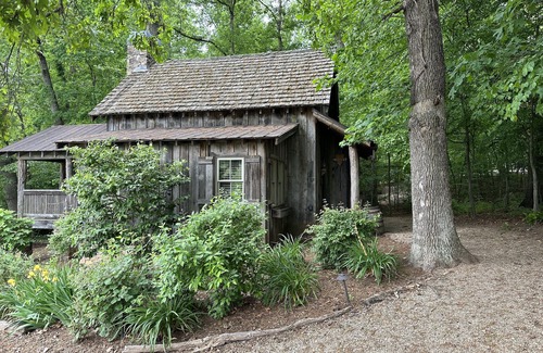 Candler Cabin | Charming Rustic Cabin Minutes from Downtown Asheville