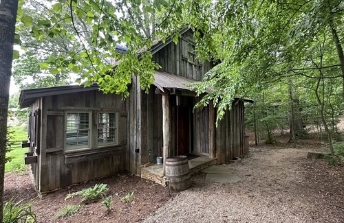Candler Cabin | Charming Rustic Cabin Minutes from Downtown Asheville