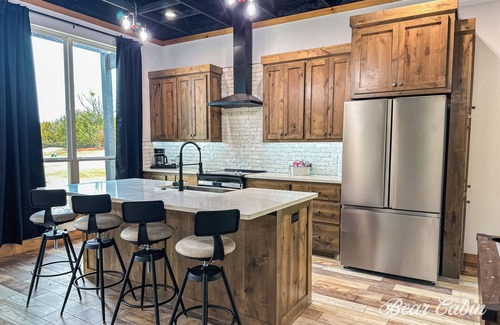 Purcell Cabin | Cozy, Rustic Cabin w/Pool Table, Foosball, & Fast WiFi, South of Norman