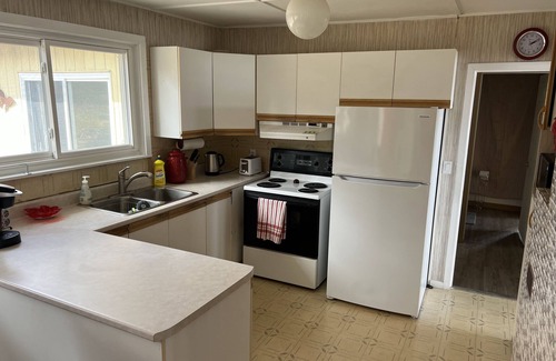 Valentia House | Charming Lakeside Cottage Getaway with Pet-Friendly Amenities
