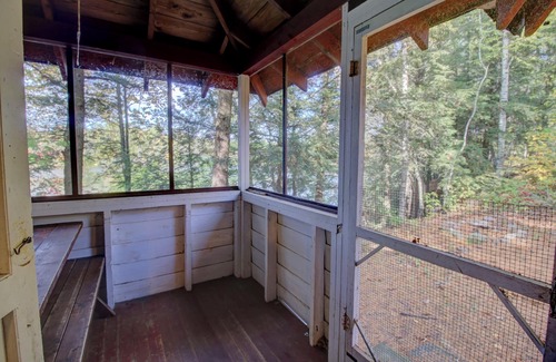 Lac du Flambeau Cabin | Charming Lakeside Cabin with Private Dock in Wisconsin