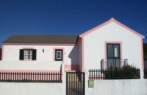 Madalena House | Picturesque Retreat with Ocean View & Spa for Nature Lovers