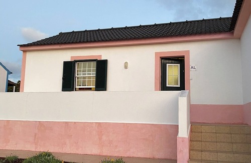 Madalena House | Picturesque Retreat with Ocean View & Spa for Nature Lovers