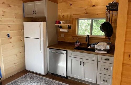 Fitzwilliam Cabin | Tranquil Rustic Cabin on Pristine Lake - Guest Rated 10/10