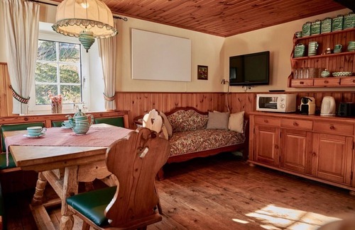 Weyer Ski Chalet | Cozy Romantic Hut in Upper Austria with Hot Tub & Ocean View