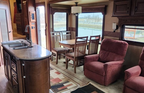 Ottoville House | Cozy RV Experience for the Solar Eclipse Adventure