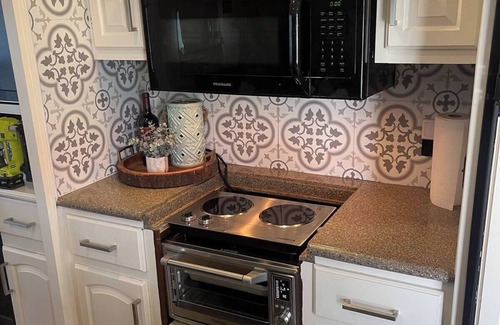 Nederland House | Cozy RV in Nederland with AC, WiFi
