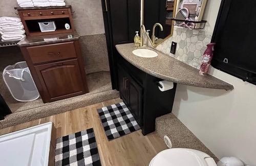 Nederland House | Cozy RV in Nederland with AC, WiFi