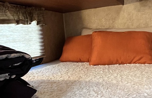 Paradise House | Family-Friendly RV: Your Cozy Getaway Near Everything!