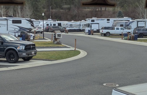 Latah Valley House | Cozy RV with WiFi and AC in Wonderful Spokane, The Bear Den