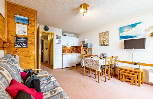 Montgellafrey Apartment | Cozy Ski-in/Ski-out Studio, Balcony, Sleeps 4, Foot of the Slopes, Stunning Views