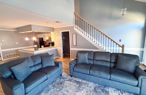 Southaven House | Inviting Tanger Townhome: Minutes from Shopping & Family-Friendly