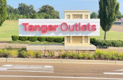 Southaven House | Inviting Tanger Townhome: Minutes from Shopping & Family-Friendly