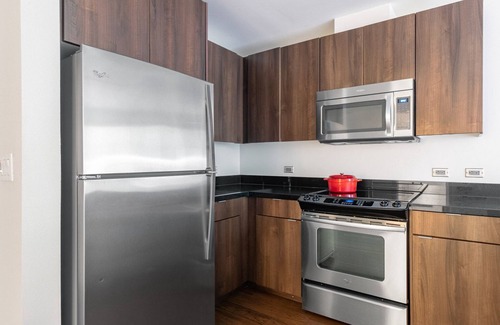 The Villas Apartment | Welcoming Santana Row 1BR with Pool & Gym near Googleplex