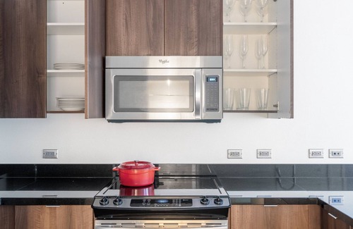 The Villas Apartment | Welcoming Santana Row 1BR with Pool & Gym near Googleplex