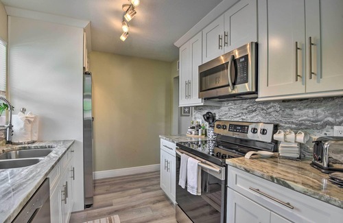 Indian Beach Sapphire Shores Apartment | Inviting Sarasota Retreat - Steps from the Beautiful Coast!