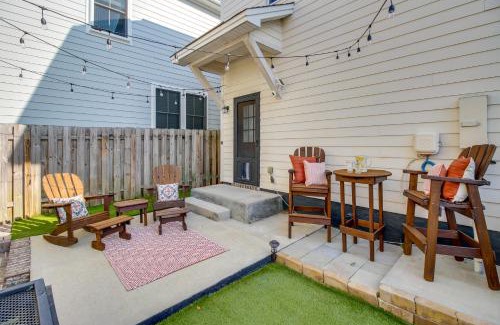 Thomas Square Apartment | Charming Savannah Vacation Rental with Fenced Courtyard