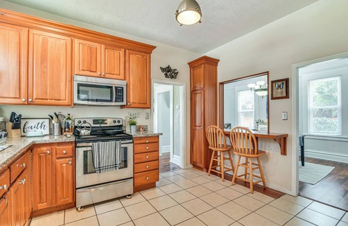 Scappoose House | Cozy Scappoose Home ~ 22 Mi to Portland!