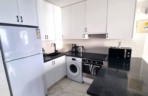 Skala Apartment | Cozy Sea View Apartment with Pool Access and Netflix