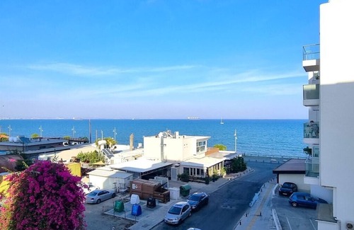Skala Apartment | Cozy Sea View Apartment with Pool Access and Netflix