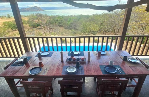 La Cruz Villa | Tranquil Seafront Retreat with Spa and Pet-Friendly Perks