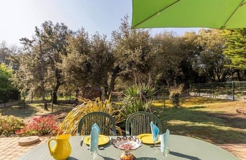 Saint-Brevin-l'Ocean Cottage | Oceanfront Gite in Saint-Brevin-les-Pins with Spa & Kitchen