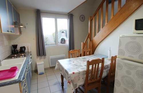 Surtainville Cottage | Cozy Gite Surtainville: Pet-Friendly Retreat with Spa