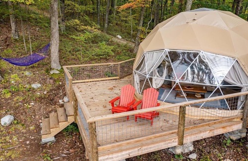 Wallkill House | Enchanting Geo-Dome Retreat with Spa & Private Hiking Access