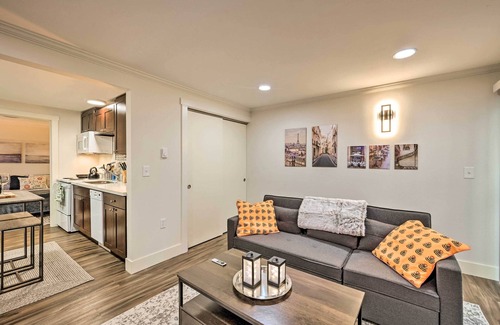 Ballard Apartment | Inviting Seattle Apartment in Ballard with Spa & Breakfast