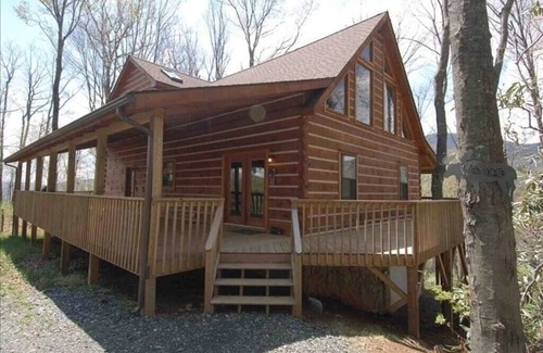 West Jefferson House | Pet-Friendly Family Retreat with Fast WiFi Near Downtown