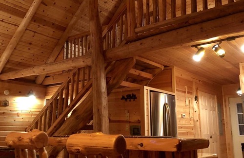 Munising Cabin | Cozy Secluded Cabin with Hot Tub & 9.8/10 Guest Rating