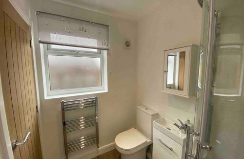 Swadlincote Apartment | Pet-Friendly Silver Stag Properties: Self-Contained Suite