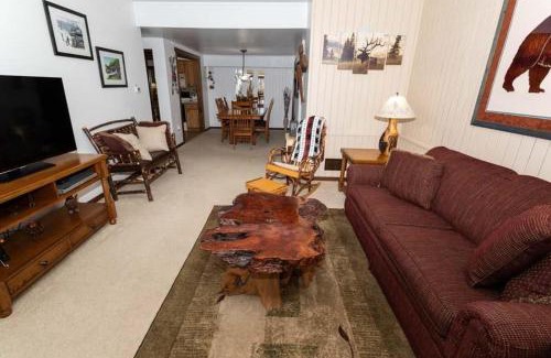 Seven Springs Apartment | Inviting Seven Springs 1-Bedroom Condo with Private Deck