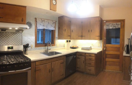 Oak Park House | Cozy shared Oak Park home away from home