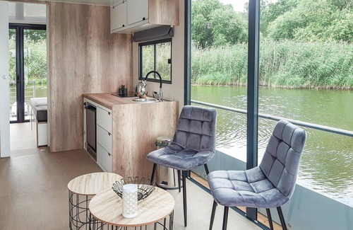 Havelsee Boat Rental | Cozy 1 Bedroom Retreat in Havelsee OT Kützkow