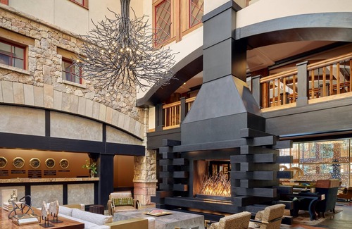 Vail Resort | Cozy Single-Bed Room - Steps to Pool, Spa, Dining, and Downtown Vail