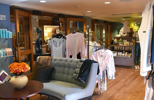 Vail Resort | Cozy Single-Bed Room - Steps to Pool, Spa, Dining, and Downtown Vail